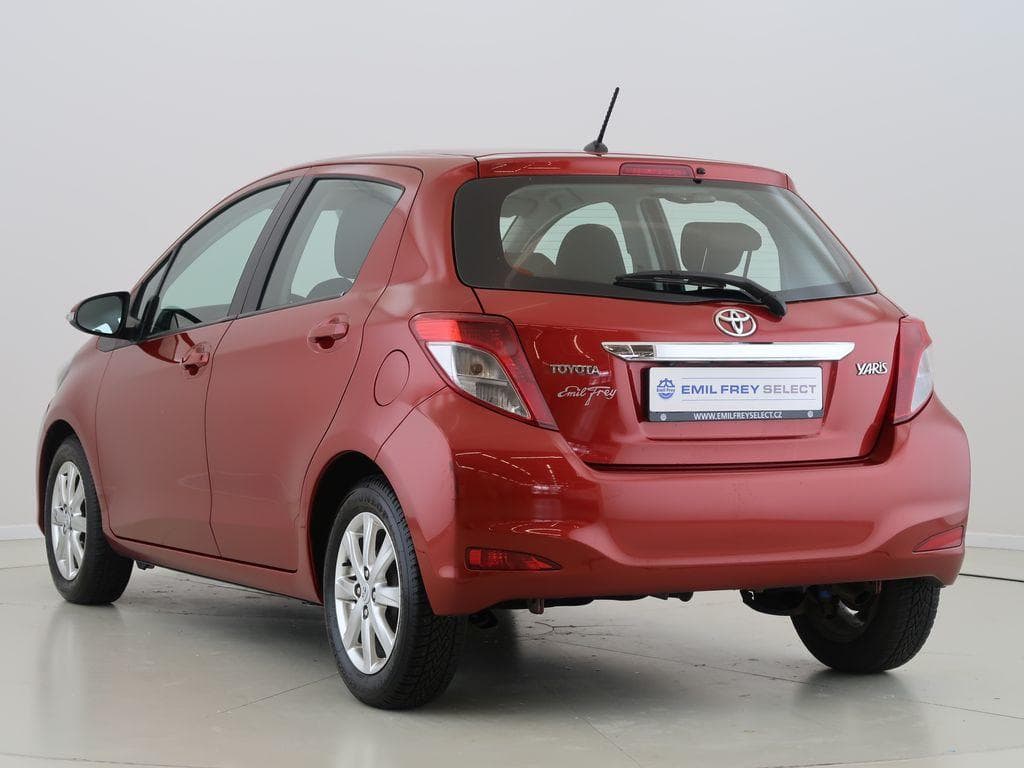 2012 Toyota Yaris - 13