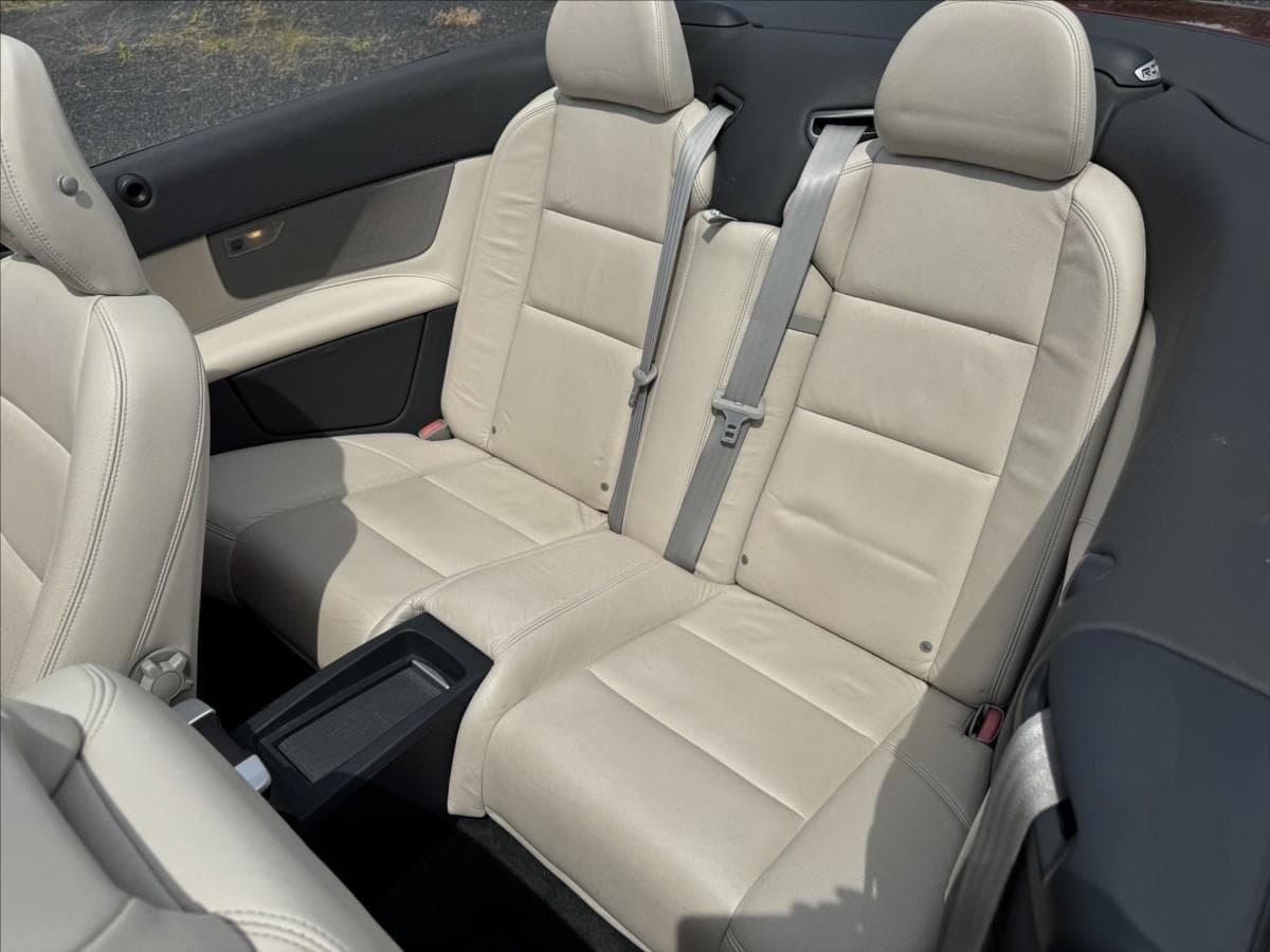 2011 Volvo C70 - 13