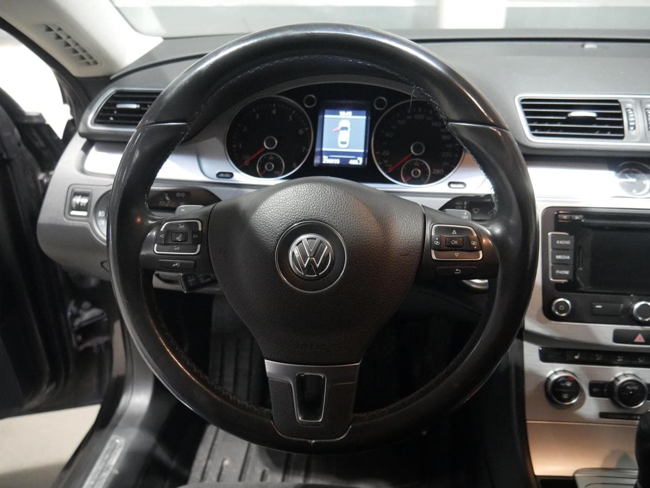 2013 Volkswagen Cc - 12