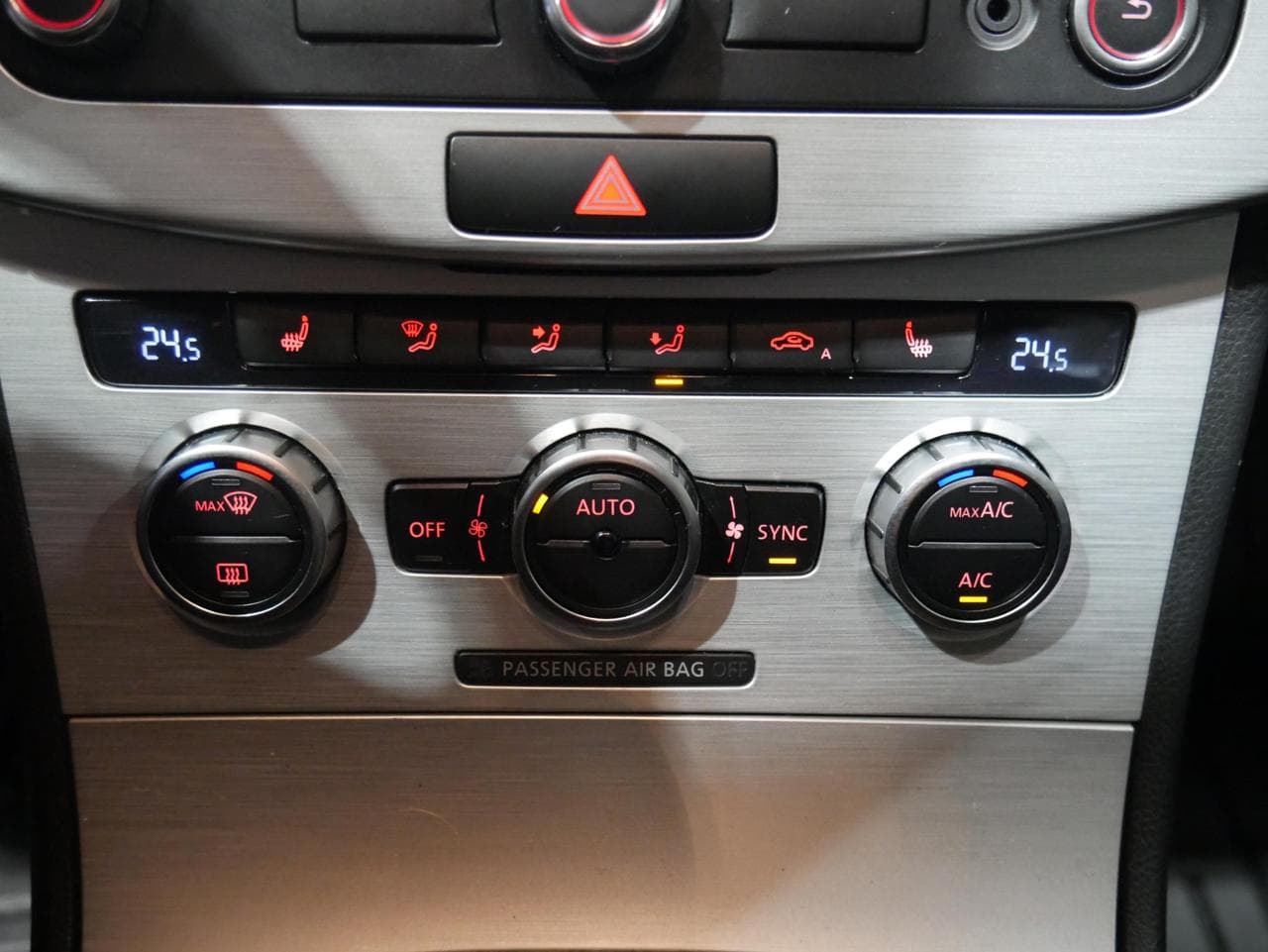 2013 Volkswagen Cc - 16