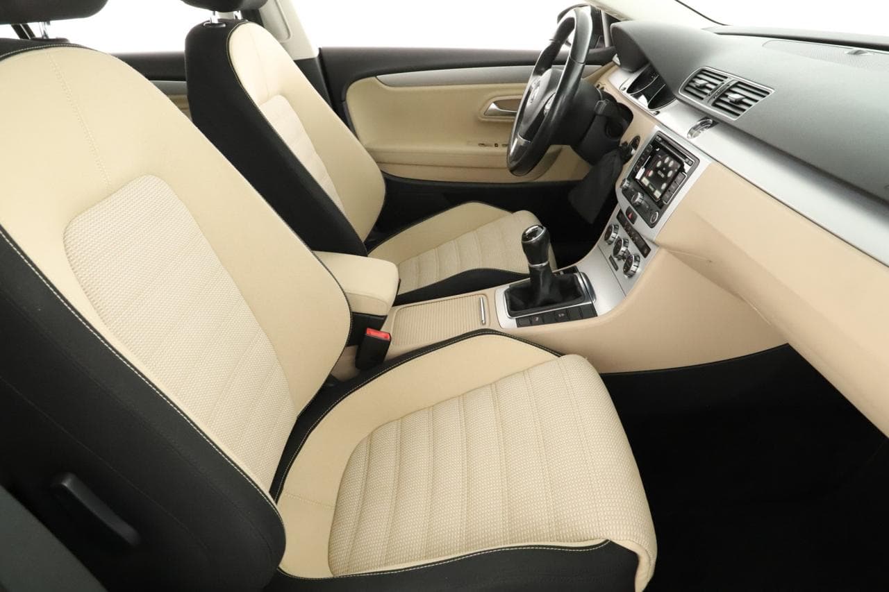 2013 Volkswagen Cc - 19