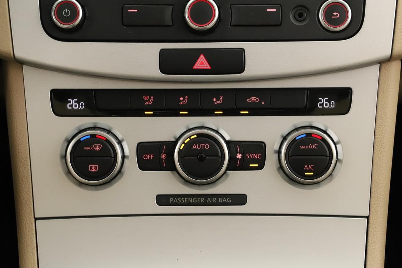 2013 Volkswagen Cc - 33