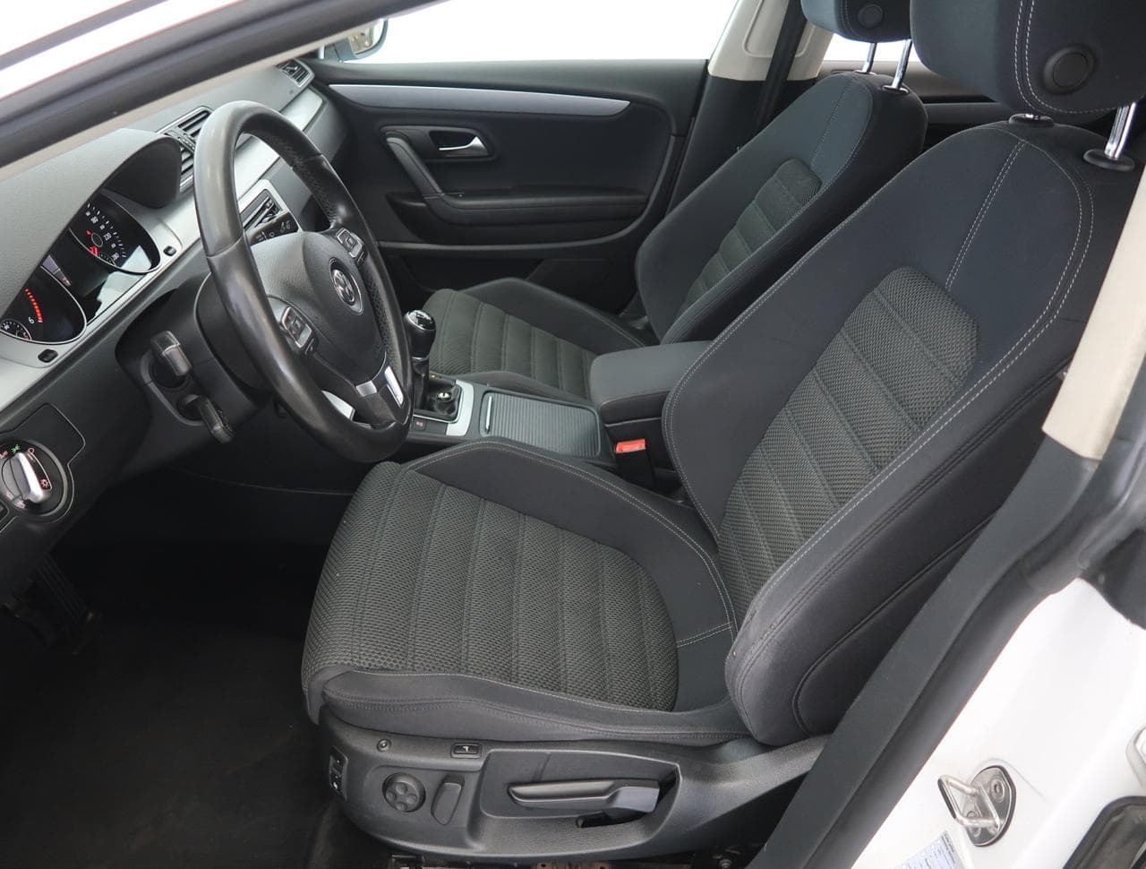 2012 Volkswagen CC - 16