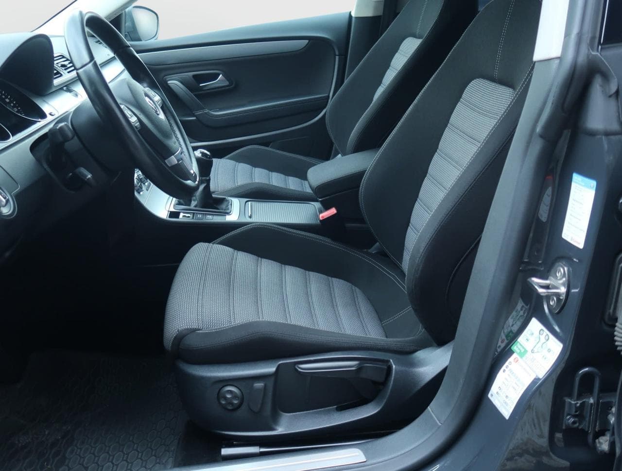 2013 Volkswagen CC - 16