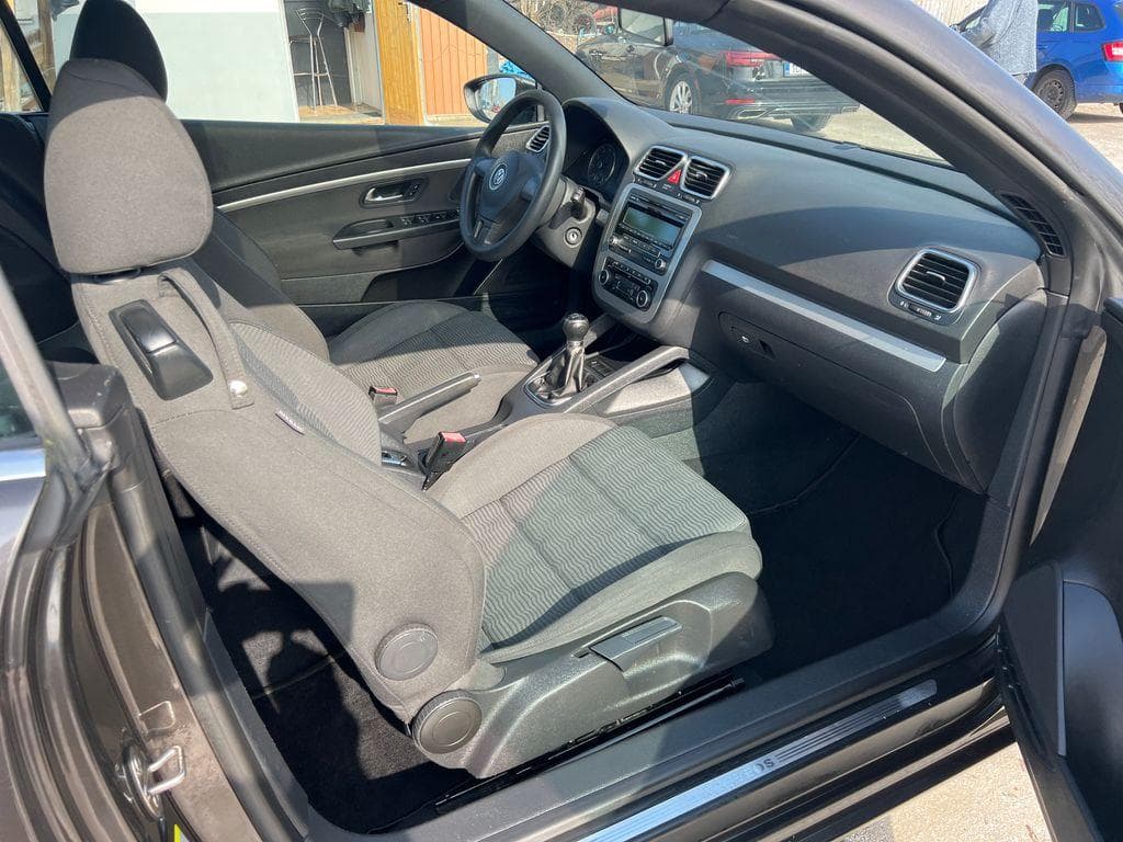 2011 Volkswagen Eos - 10