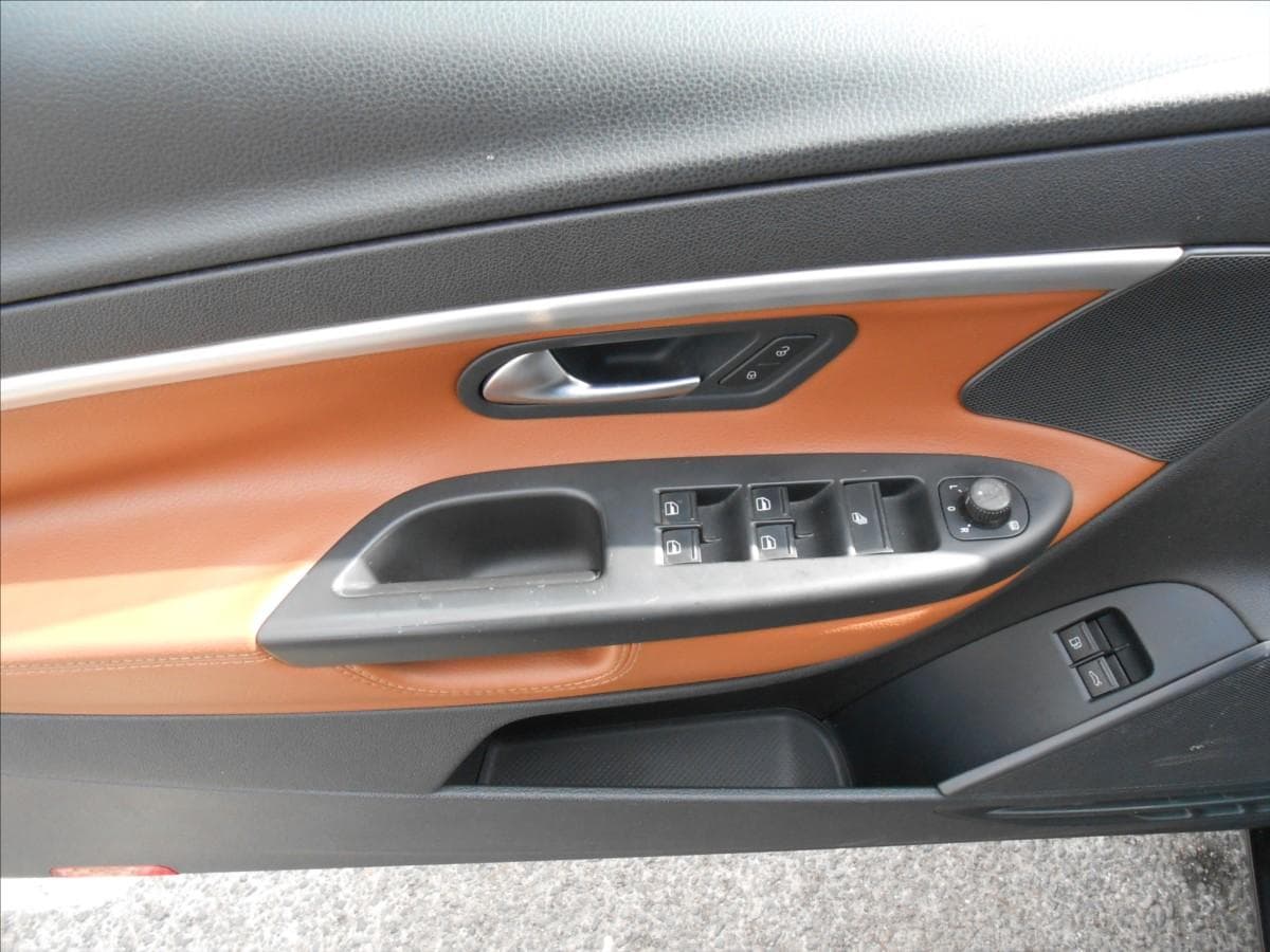 2008 Volkswagen Eos - 31