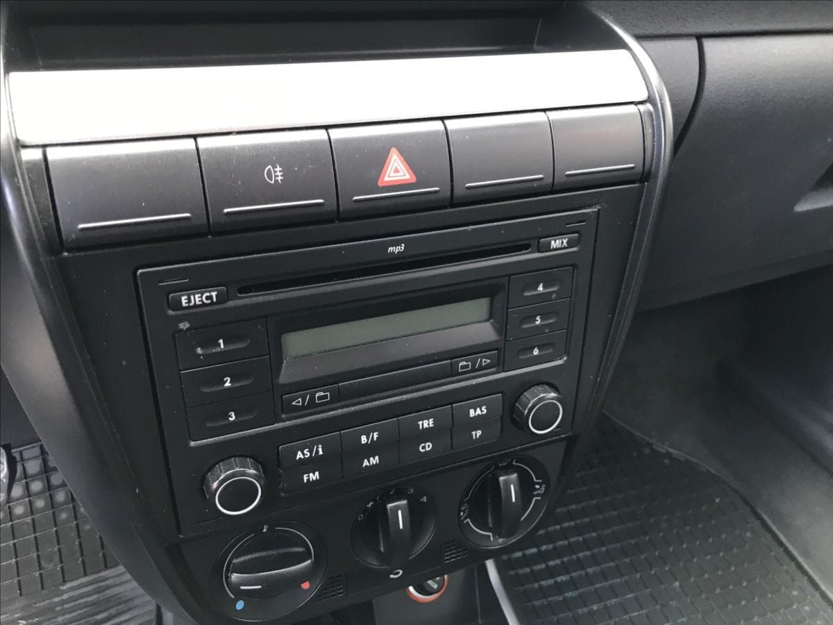2006 Volkswagen FOX - 10