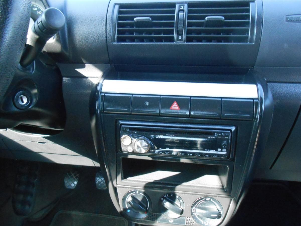 2007 Volkswagen FOX - 14