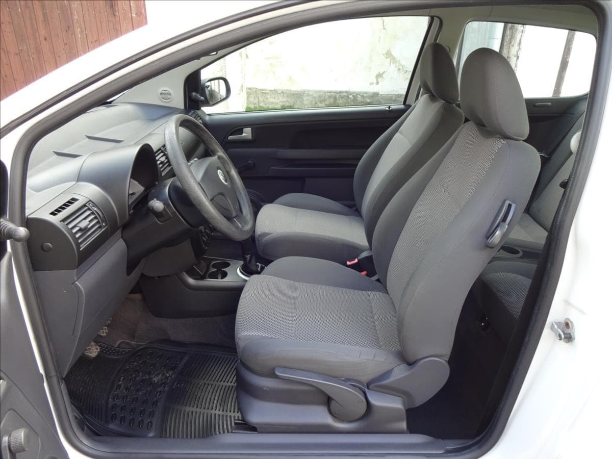 2008 Volkswagen FOX - 16
