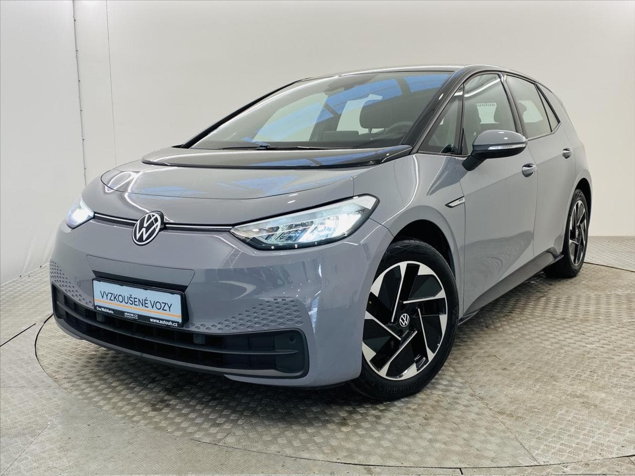 Volkswagen ID.3 PRO 62kWh SoH 92% hatchback