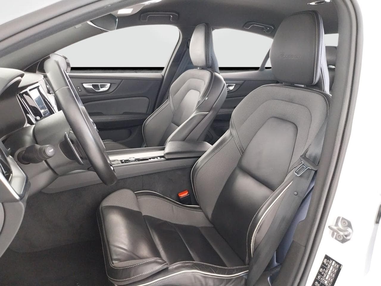 2019 Volvo S60 - 16