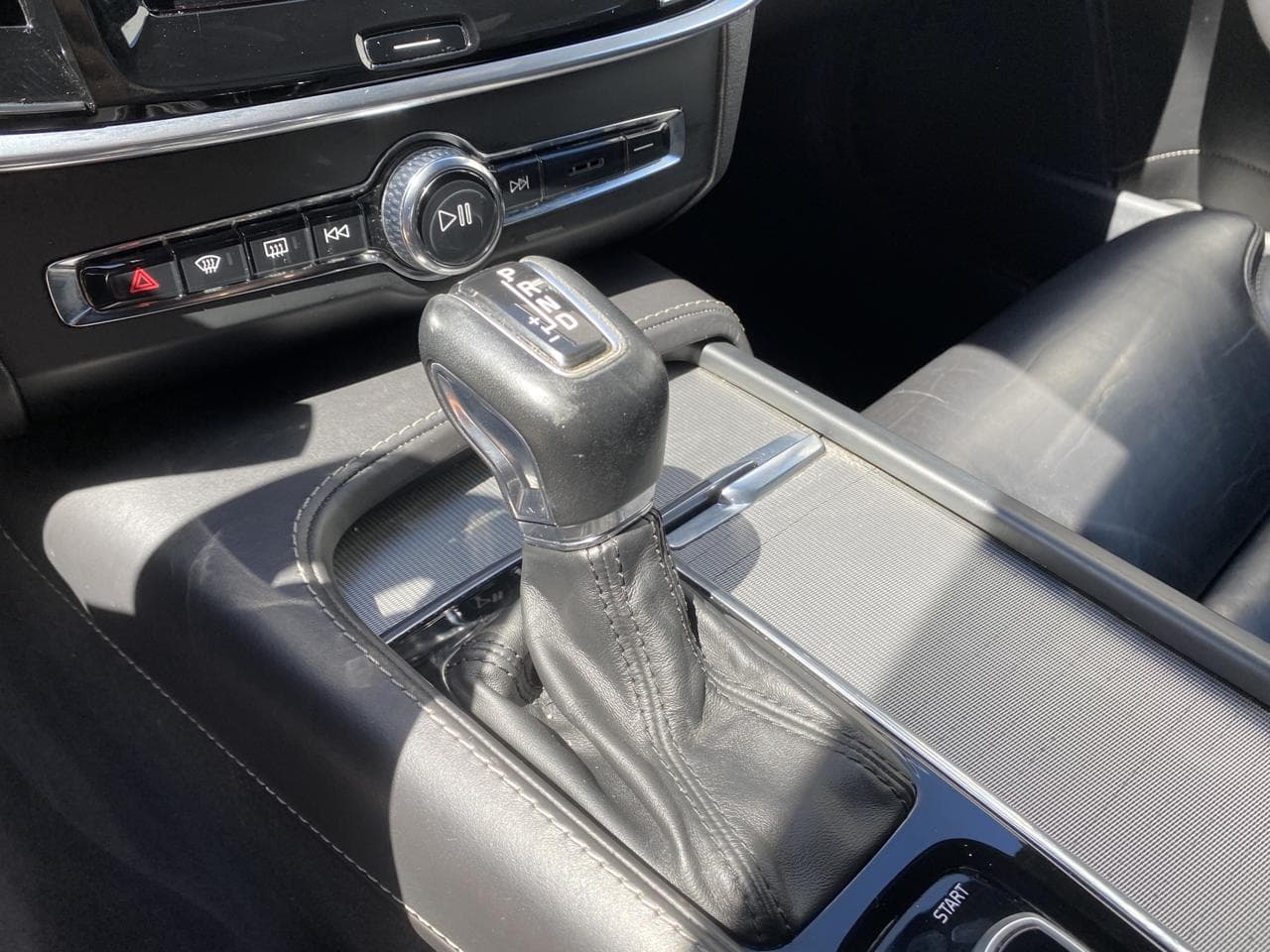 2017 Volvo S90 - 16