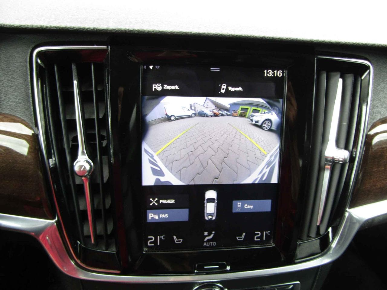 2017 Volvo S90 - 17