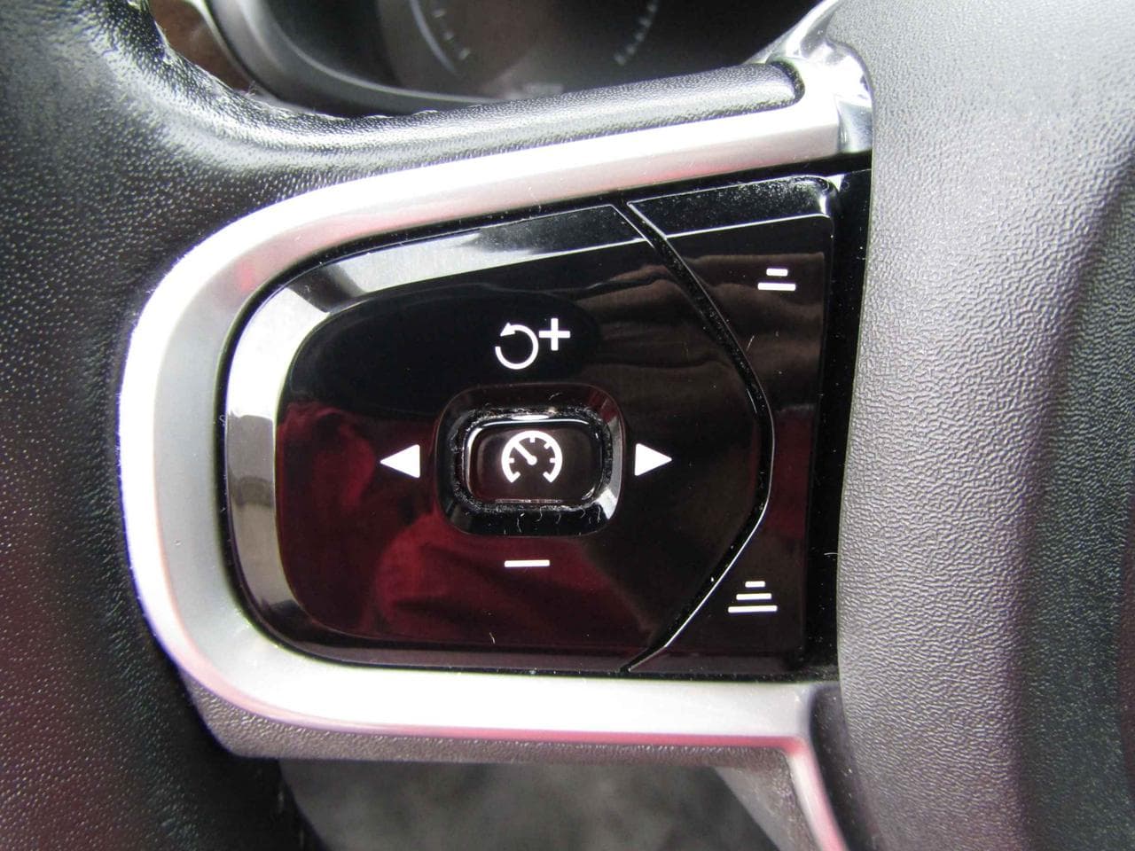 2017 Volvo S90 - 14