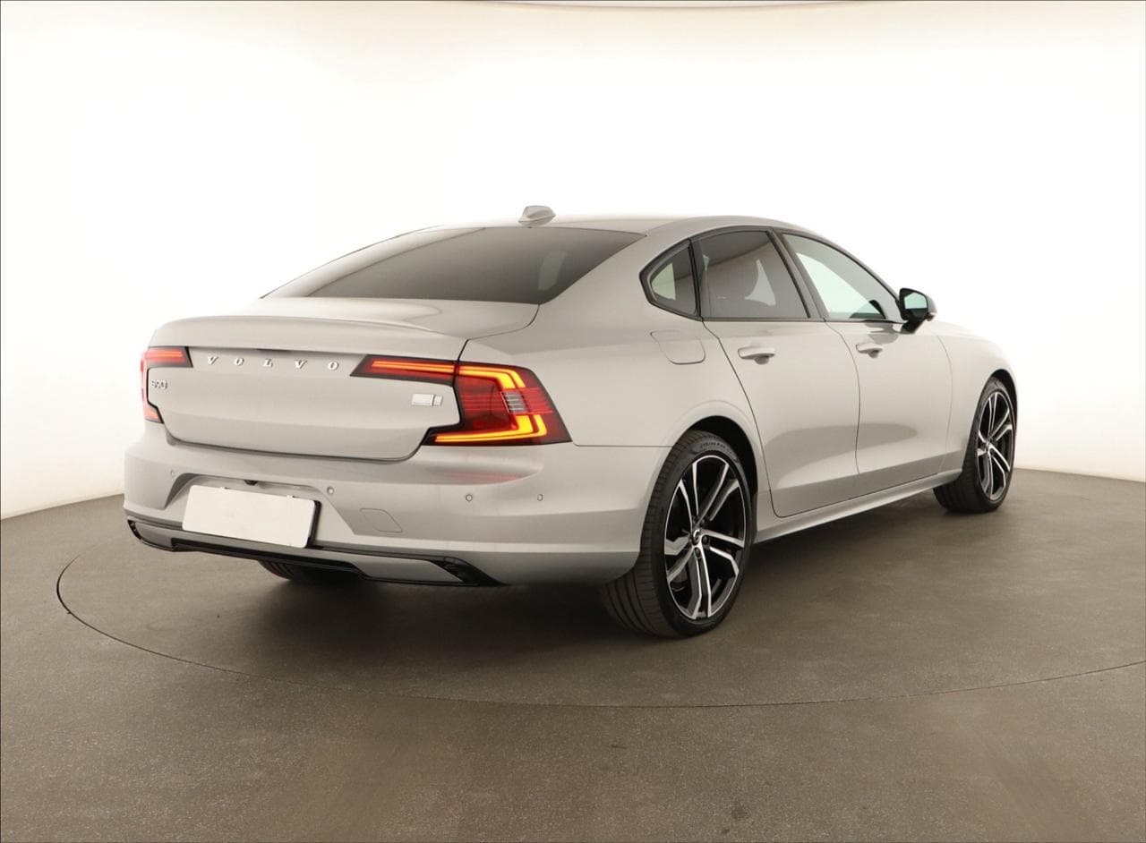 2024 Volvo S90 - 13