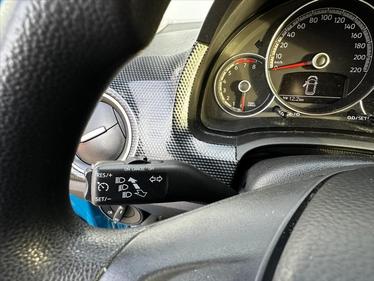 2020 Volkswagen UP! - 18