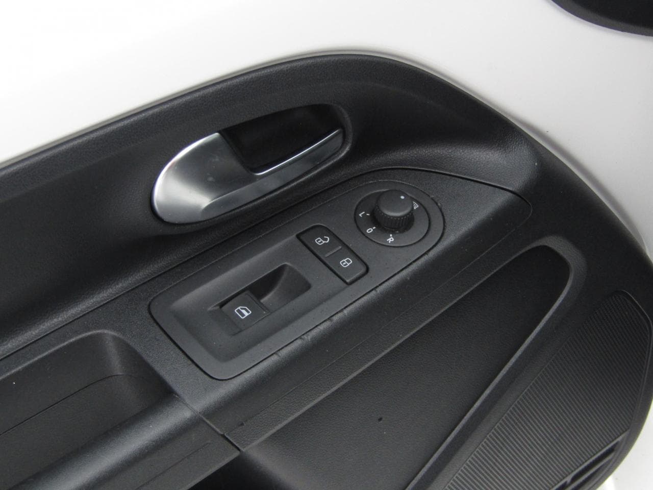 2012 Volkswagen UP! - 11