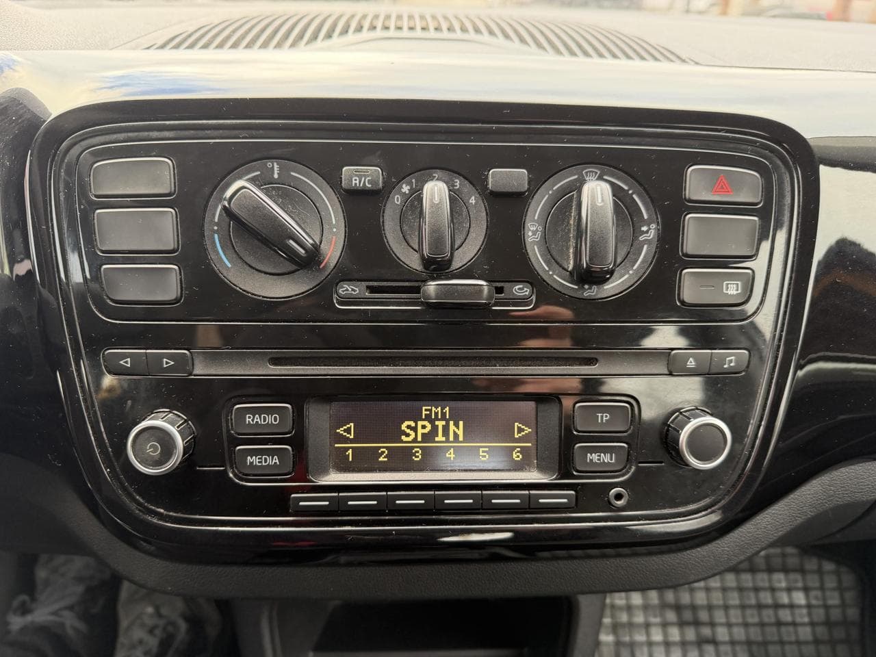 2013 Volkswagen UP! - 14