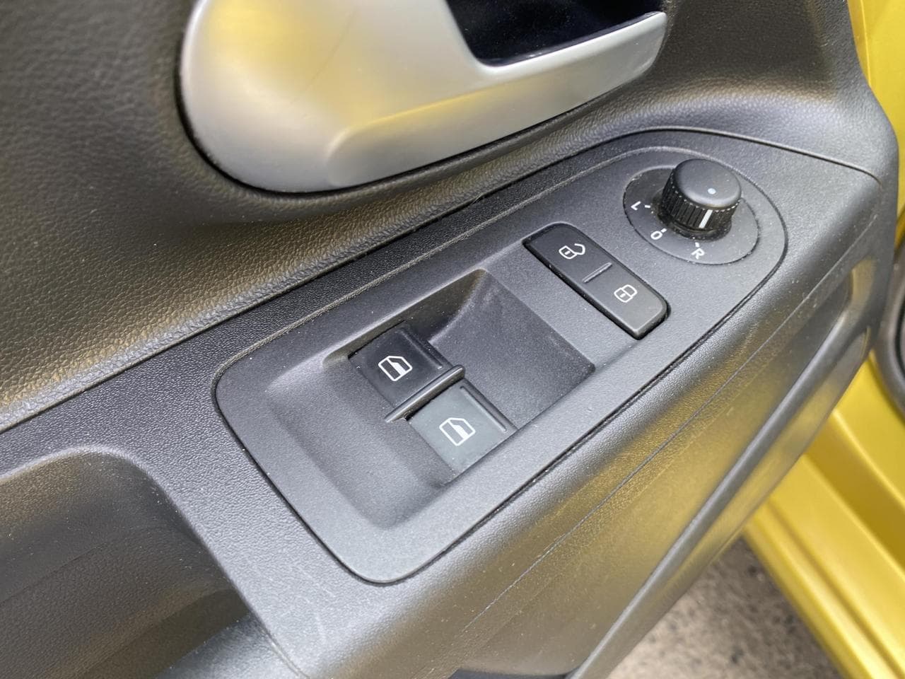 2018 Volkswagen UP! - 14