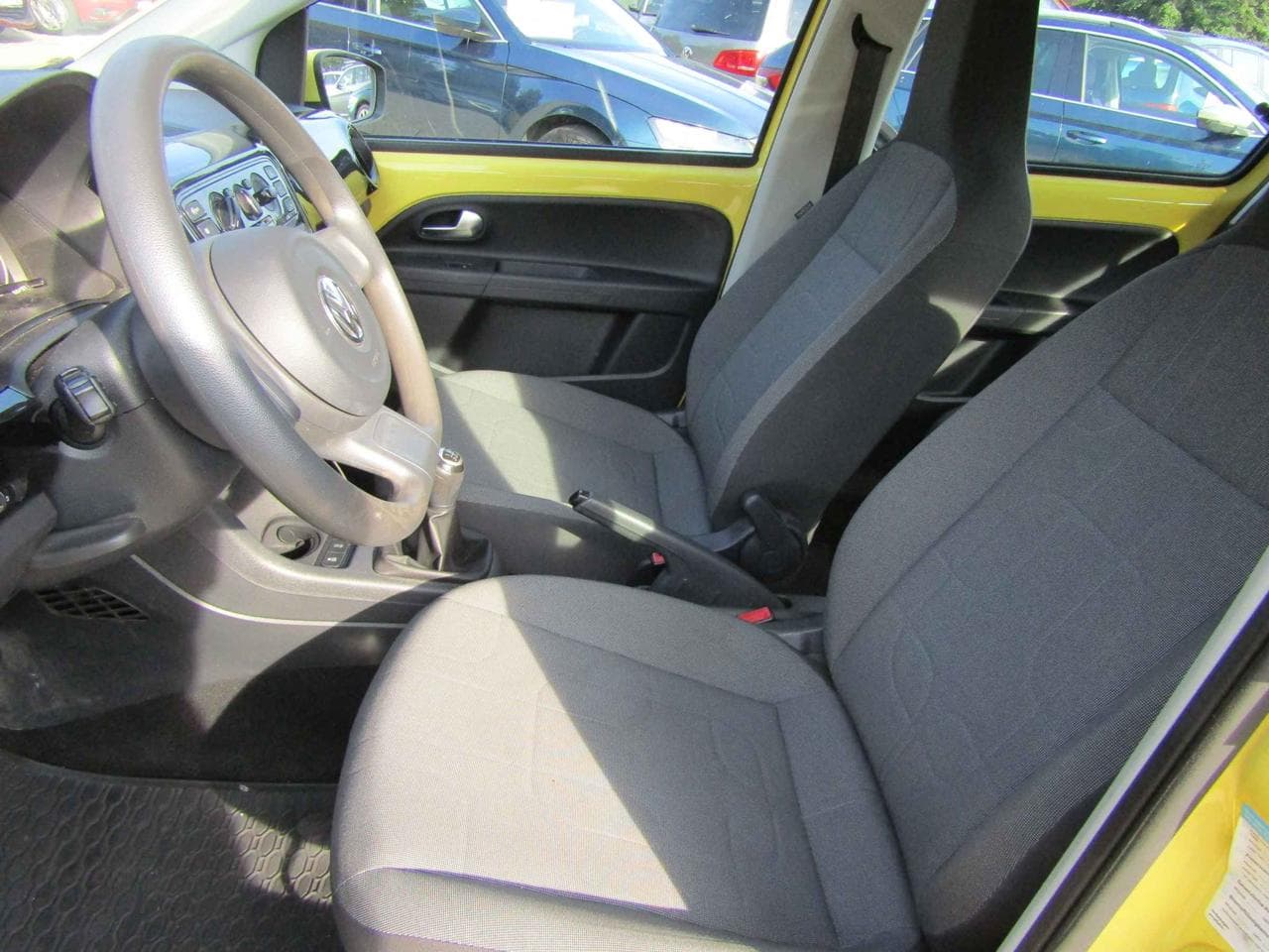 2015 Volkswagen UP! - 9