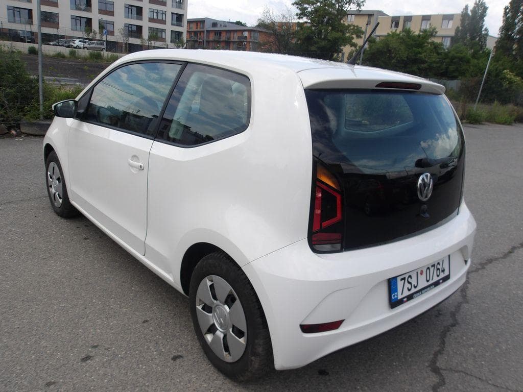 2019 Volkswagen UP! - 11
