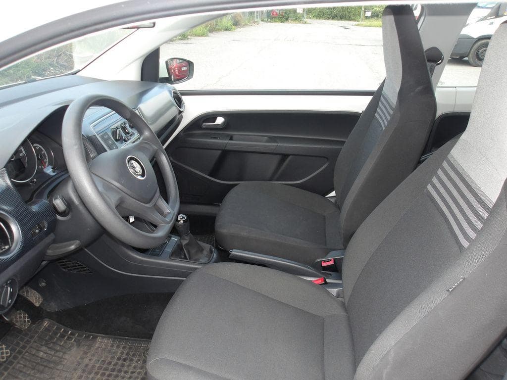 2019 Volkswagen UP! - 19