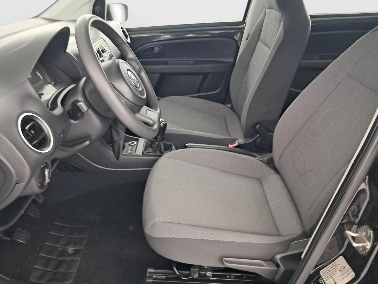 2014 Volkswagen UP! - 16