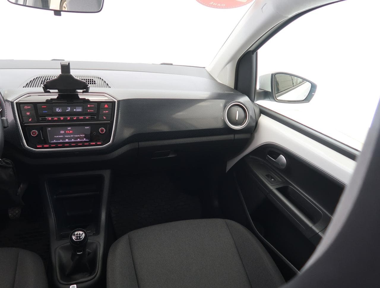 2022 Volkswagen UP! - 11
