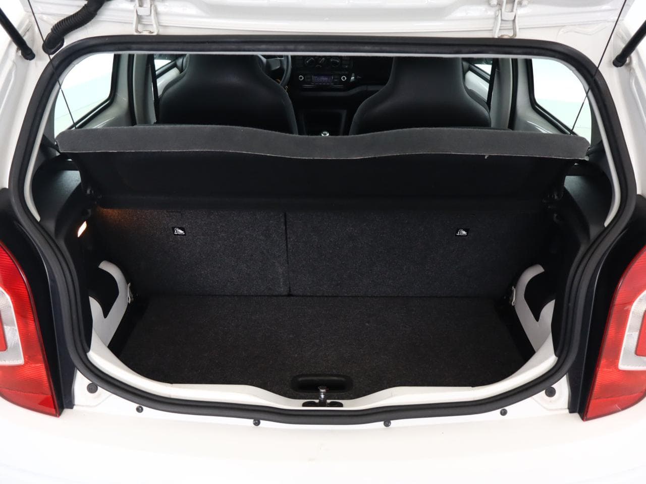 2015 Volkswagen UP! - 16