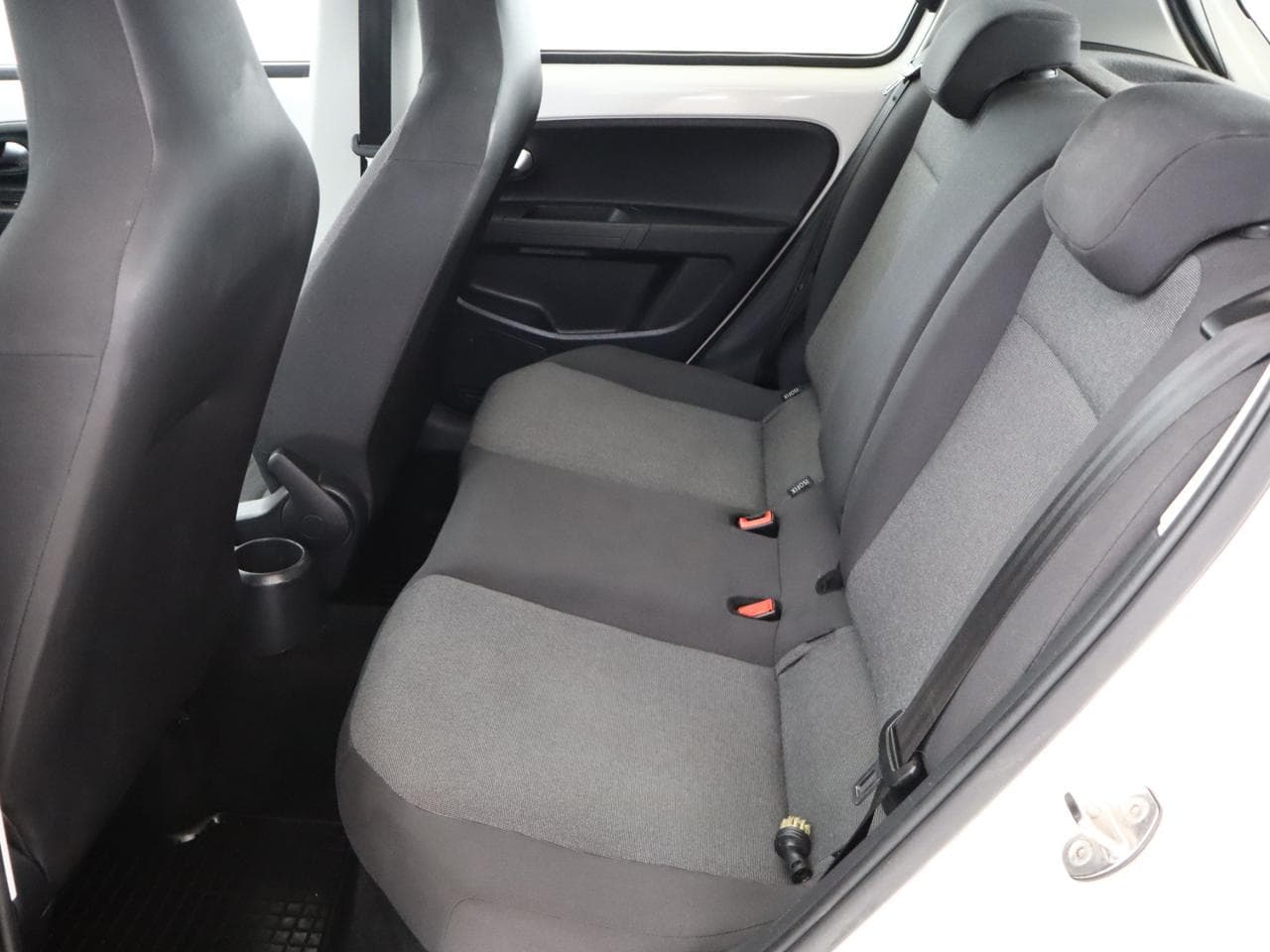2015 Volkswagen UP! - 12