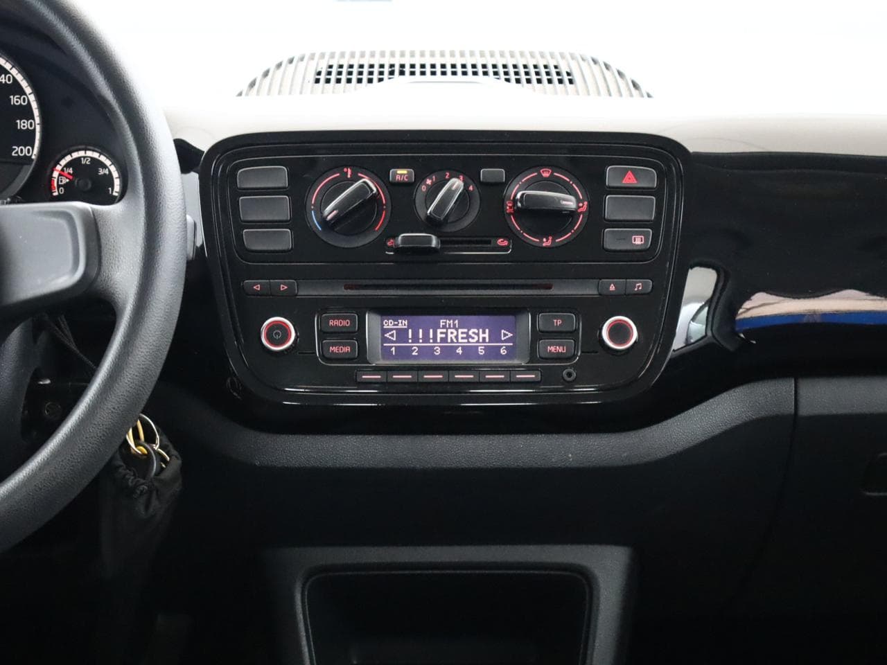 2015 Volkswagen UP! - 15