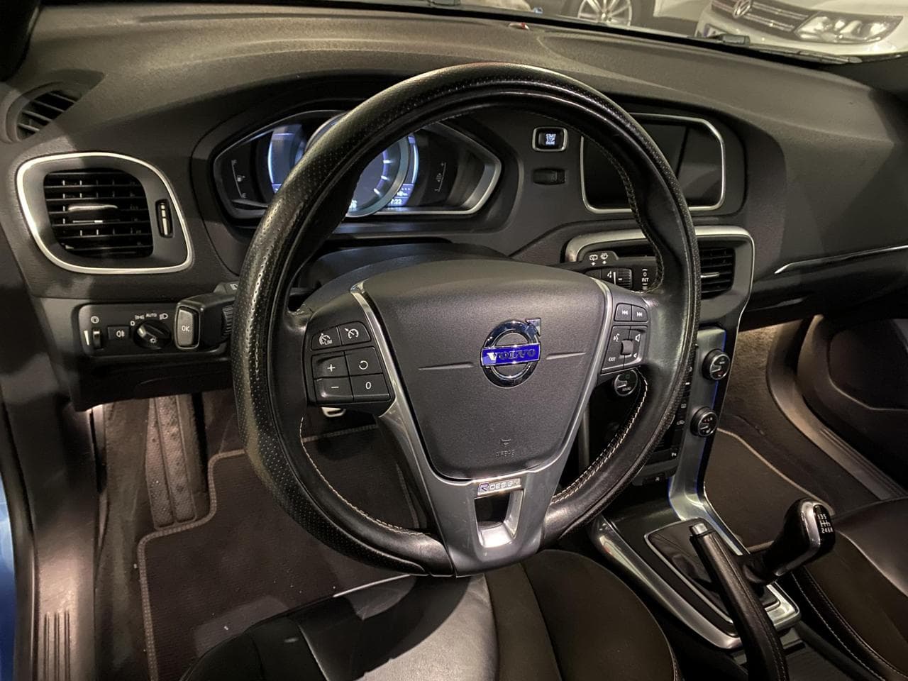 2015 Volvo V40 - 12