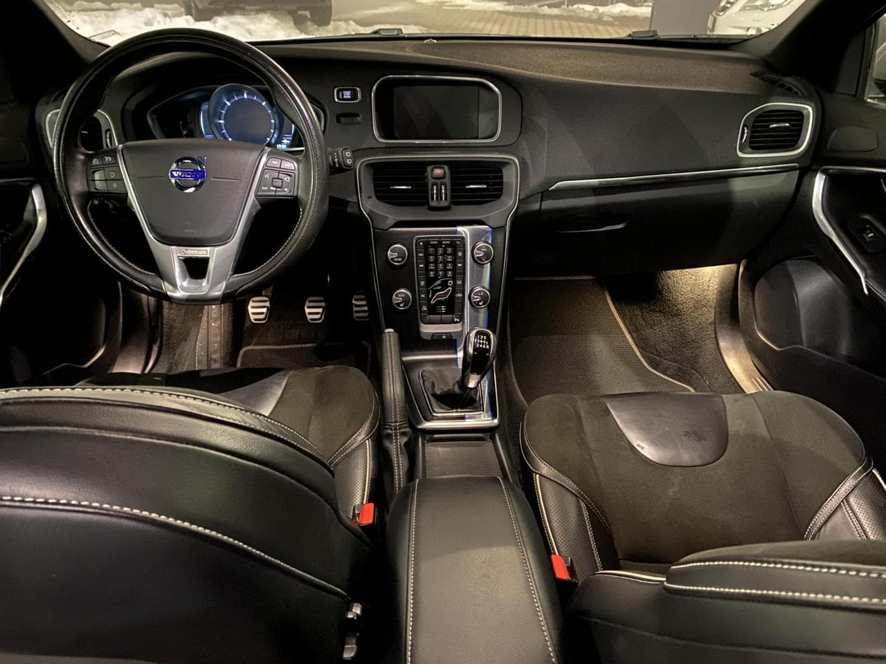 2015 Volvo V40 - 8