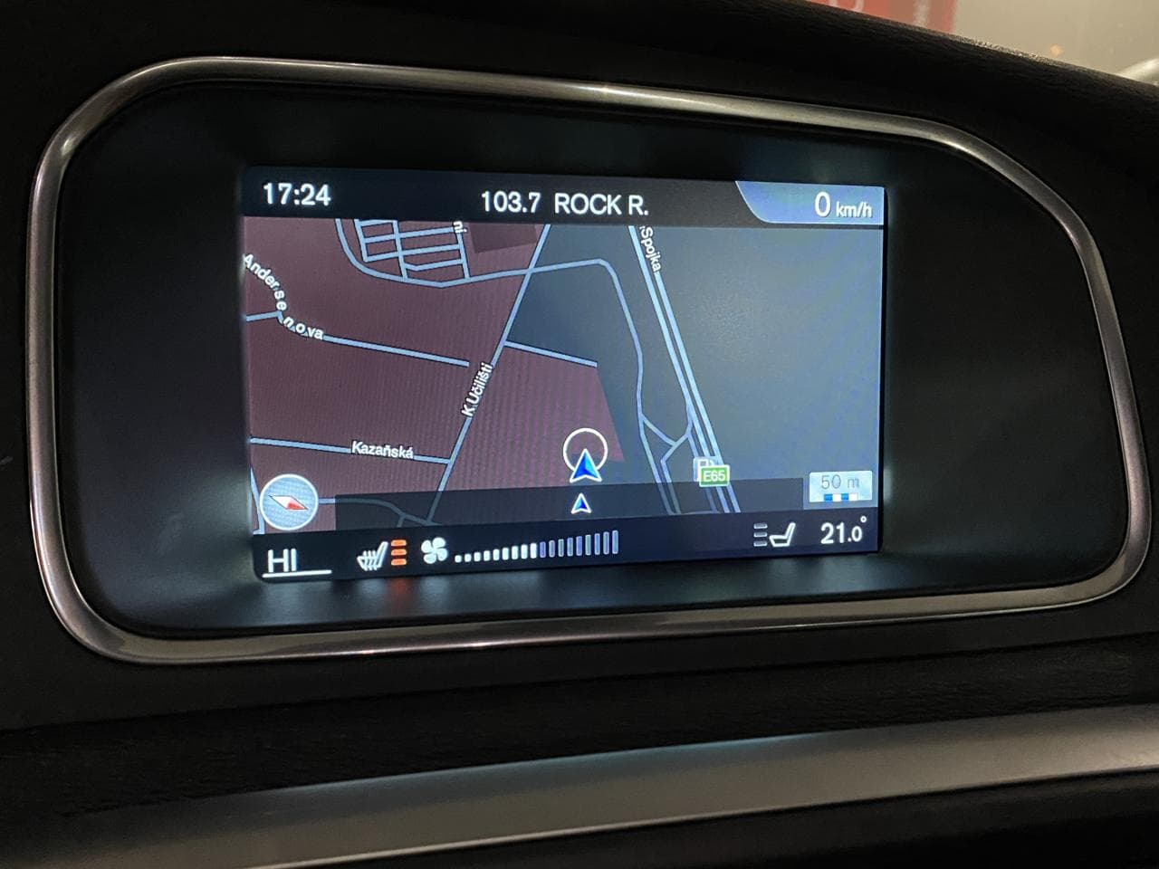 2015 Volvo V40 - 16