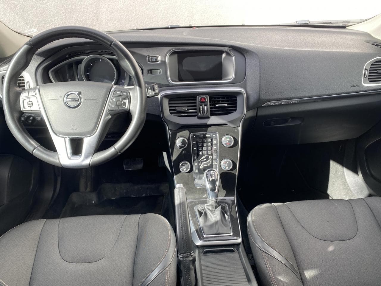 2018 Volvo V40 - 8