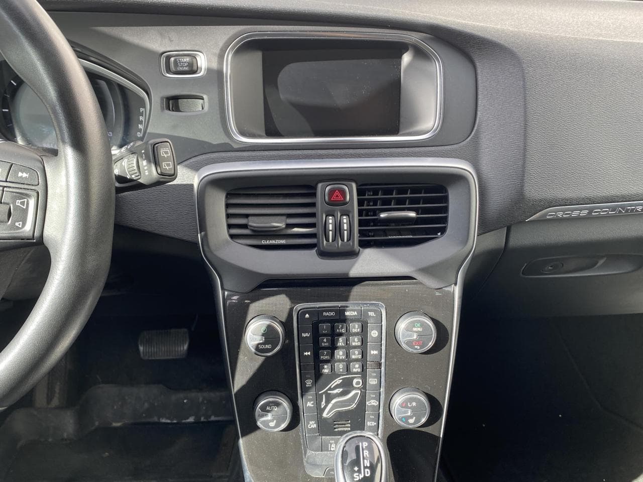 2018 Volvo V40 - 12