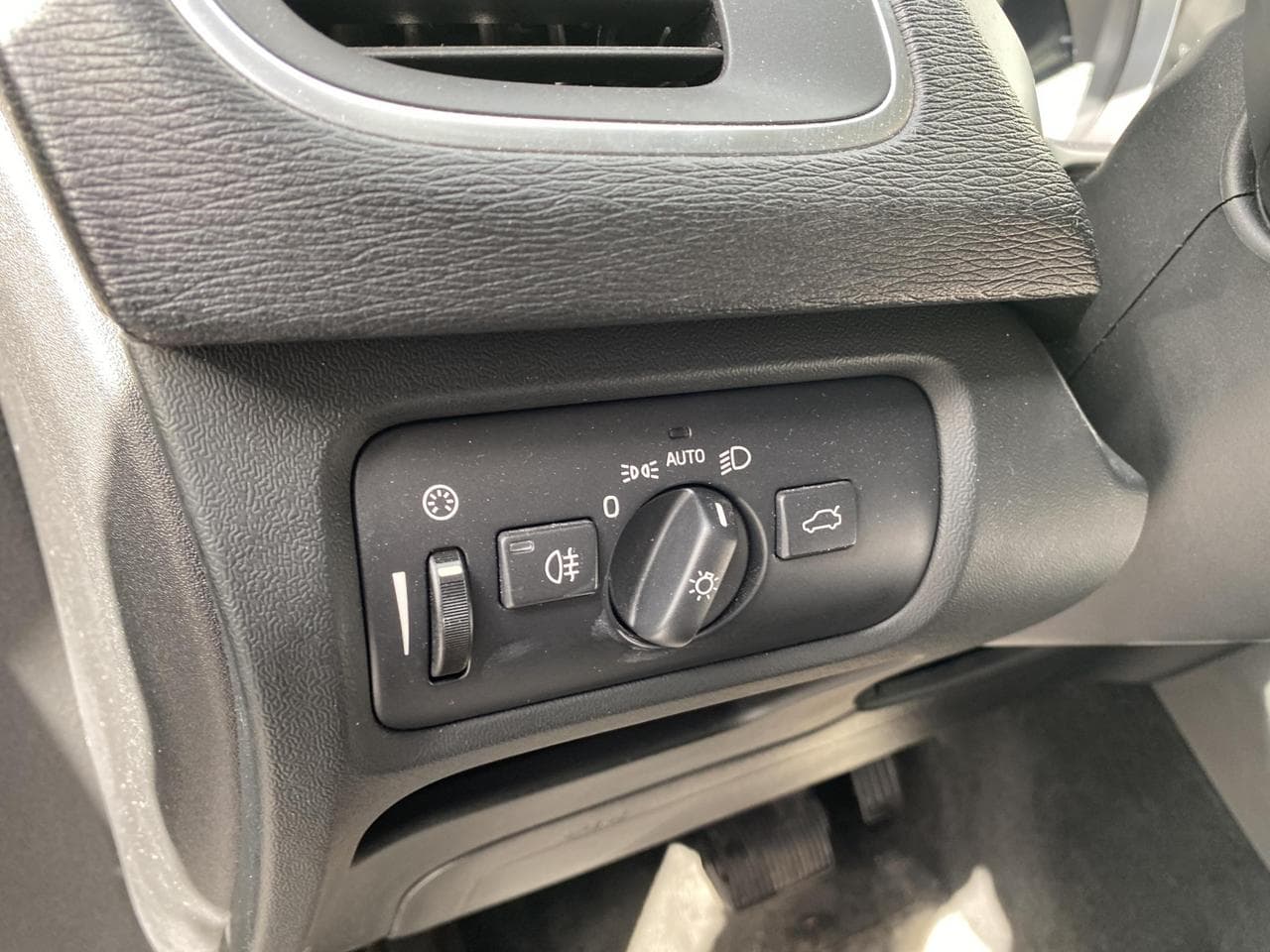 2018 Volvo V40 - 15