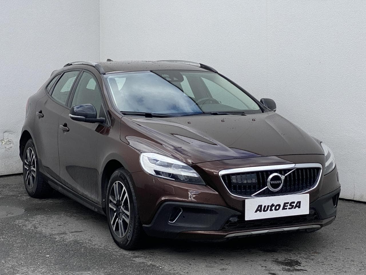2018 Volvo V40