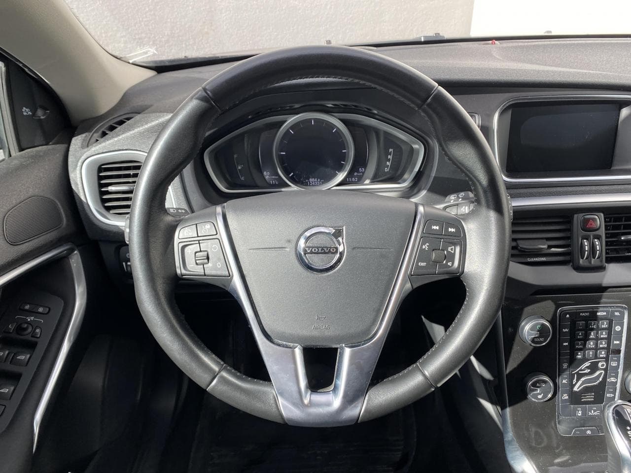 2018 Volvo V40 - 11