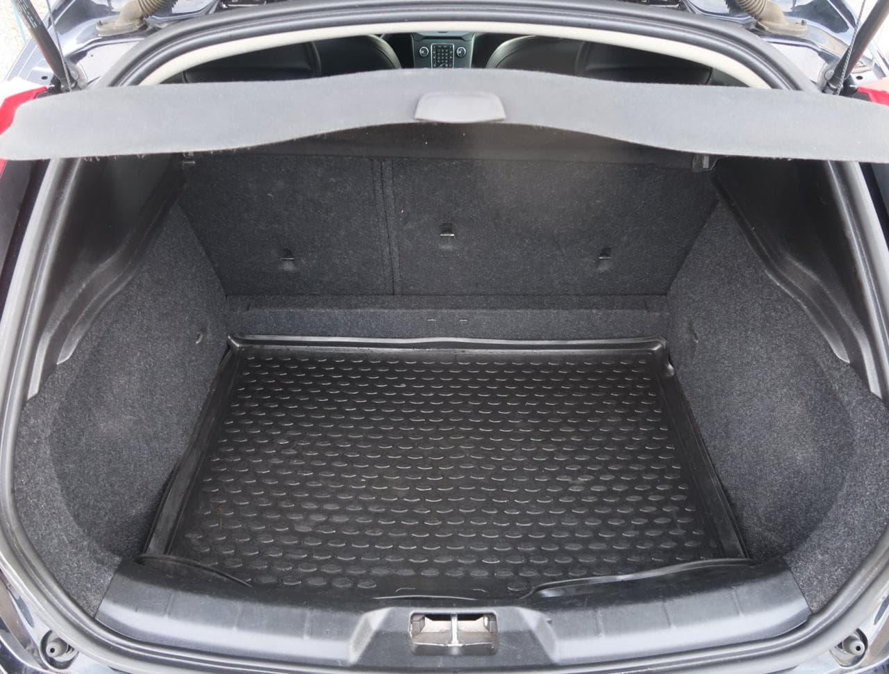 2017 Volvo V40 - 19
