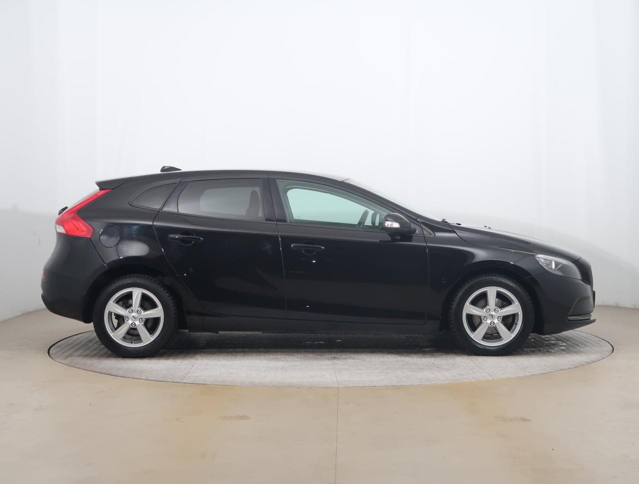 2017 Volvo V40 - 8