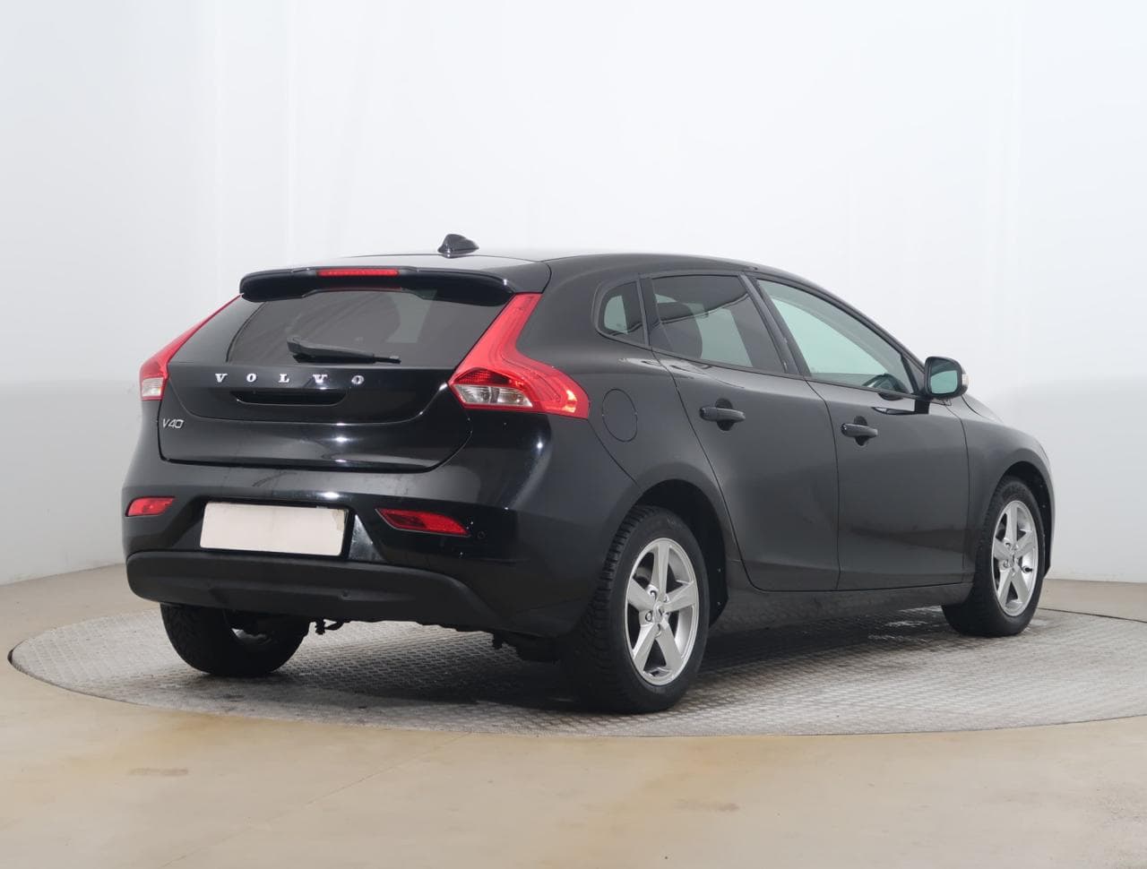 2017 Volvo V40 - 7
