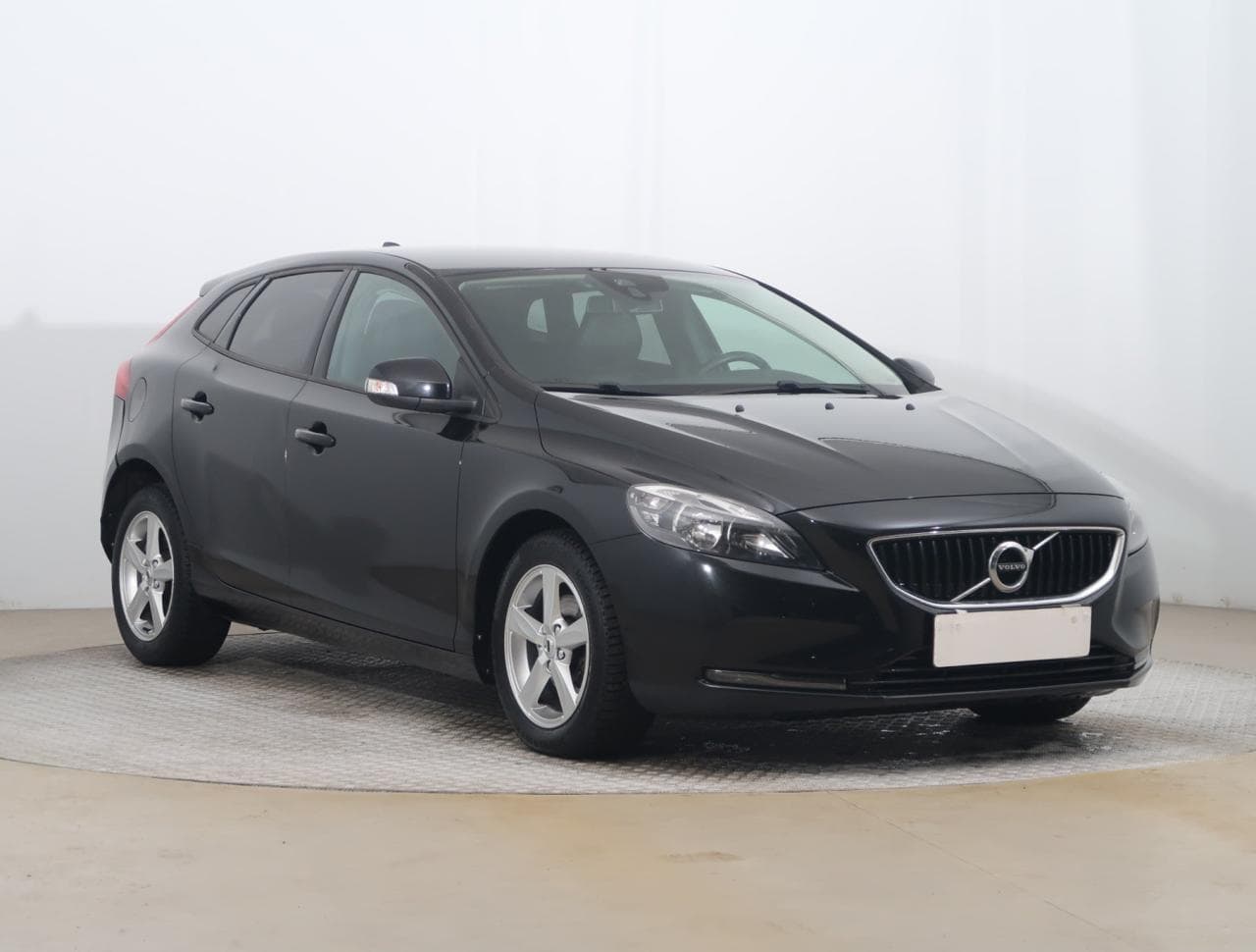 2017 Volvo V40
