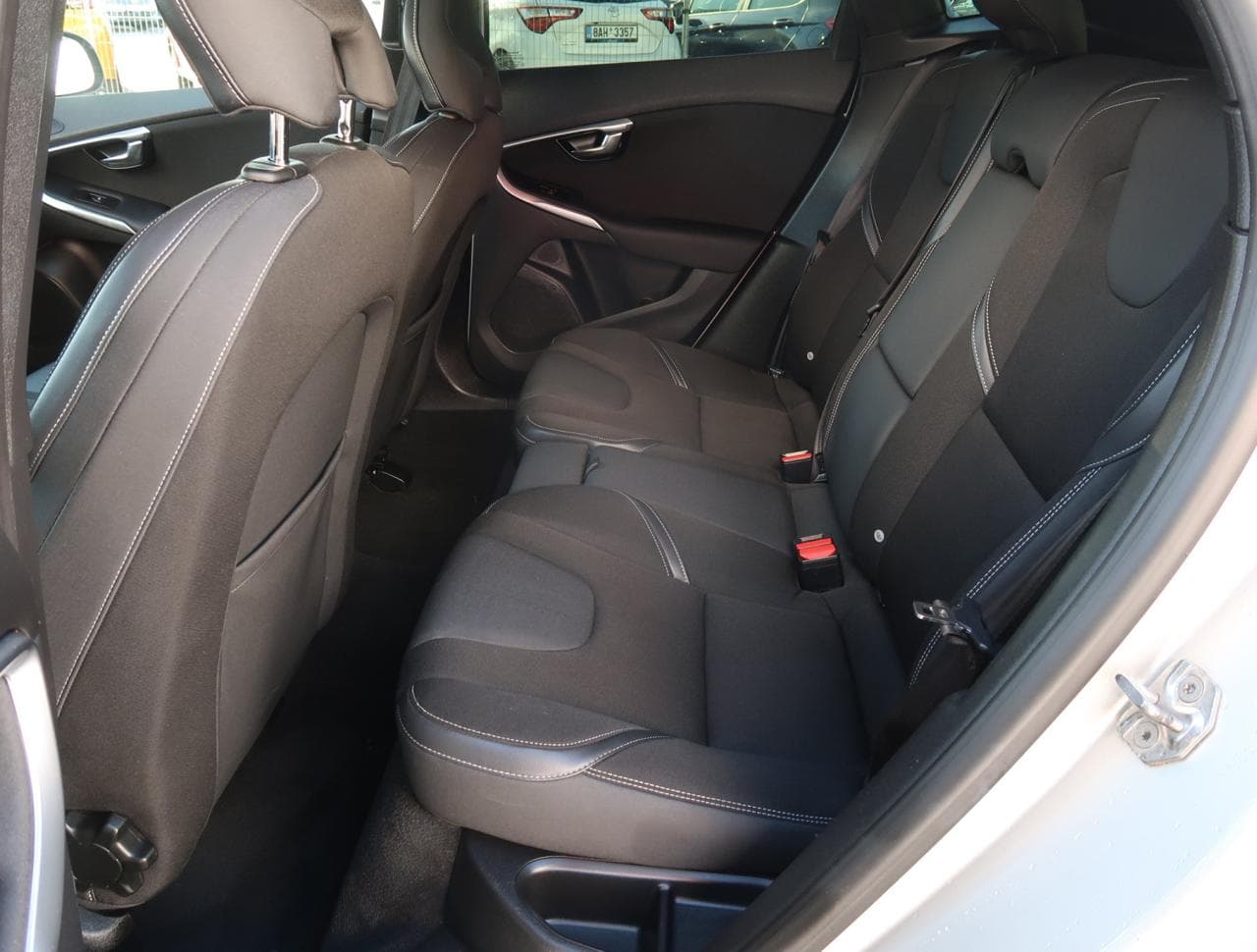 2016 Volvo V40 - 15