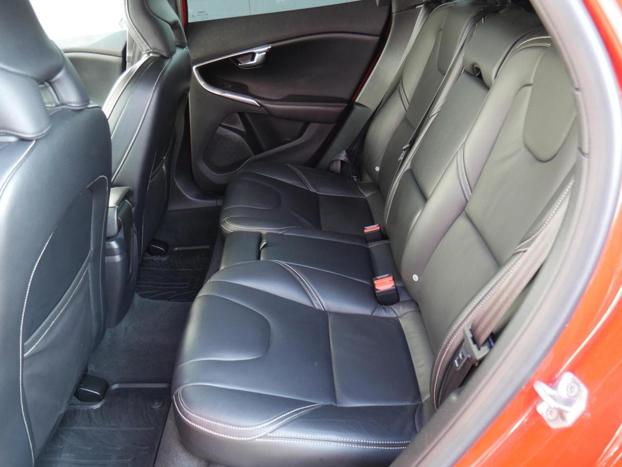 2015 Volvo V40 - 10