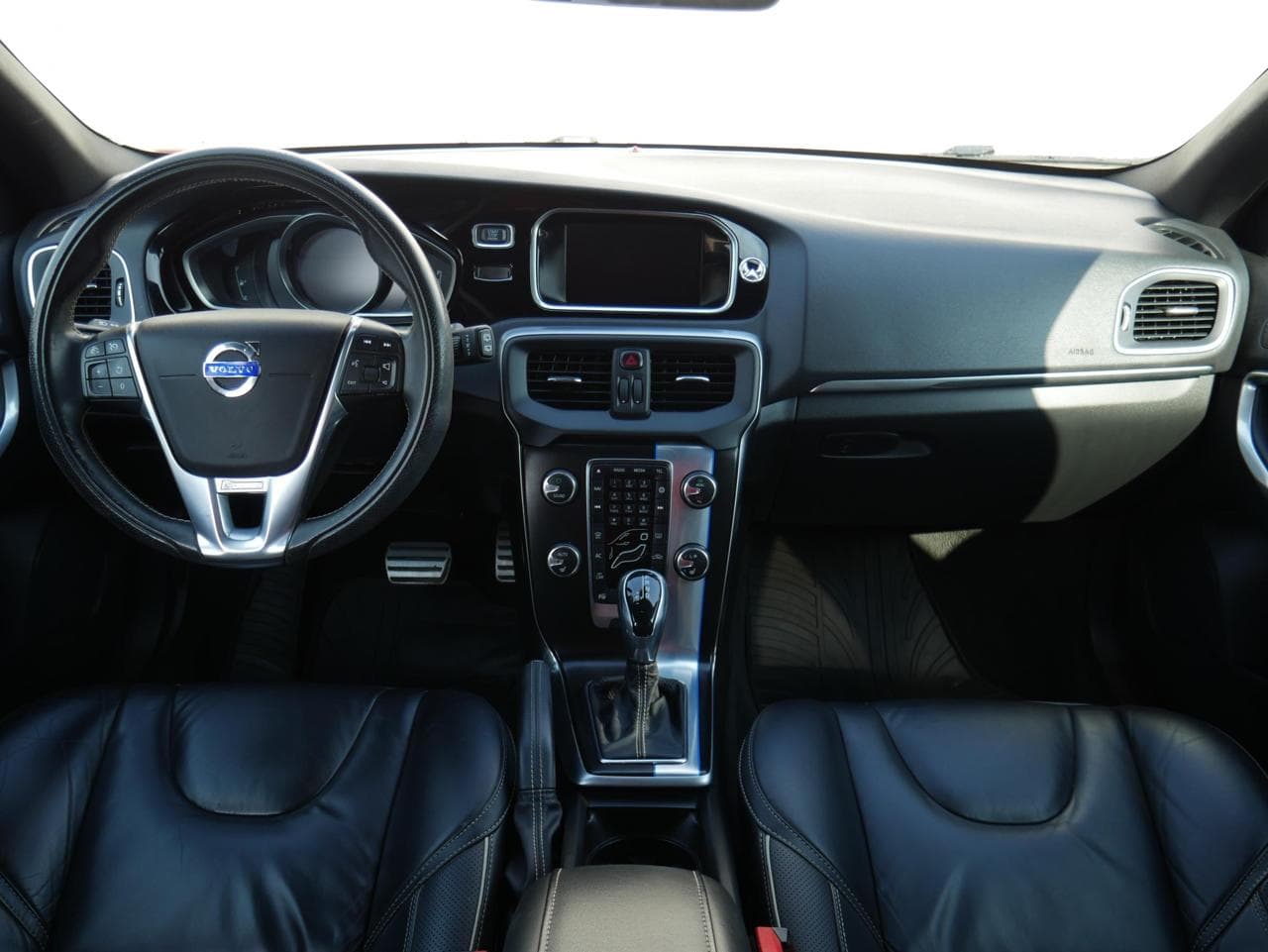 2015 Volvo V40 - 8