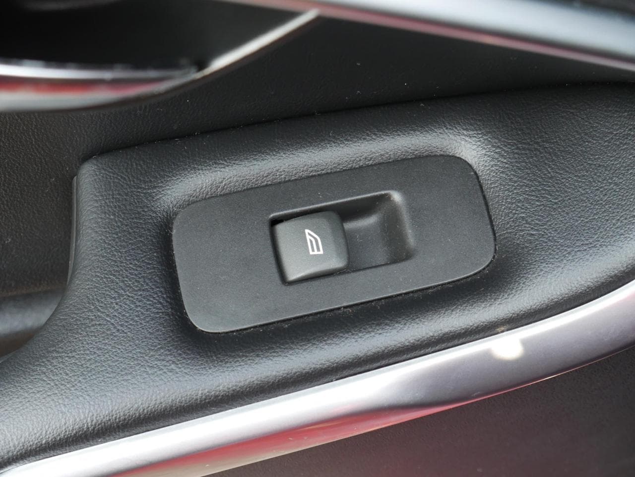 2015 Volvo V40 - 12