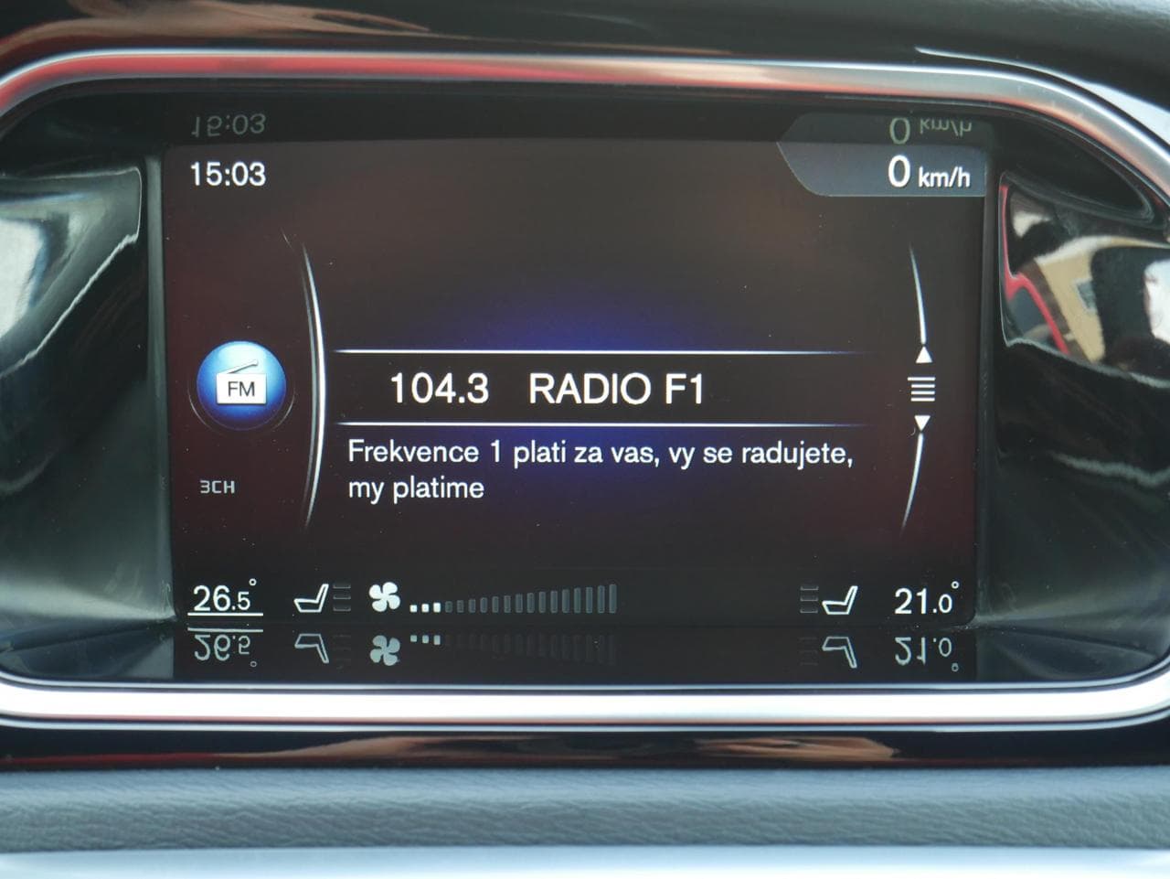 2015 Volvo V40 - 13