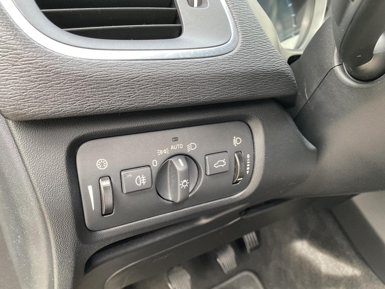 2016 Volvo V40 - 15