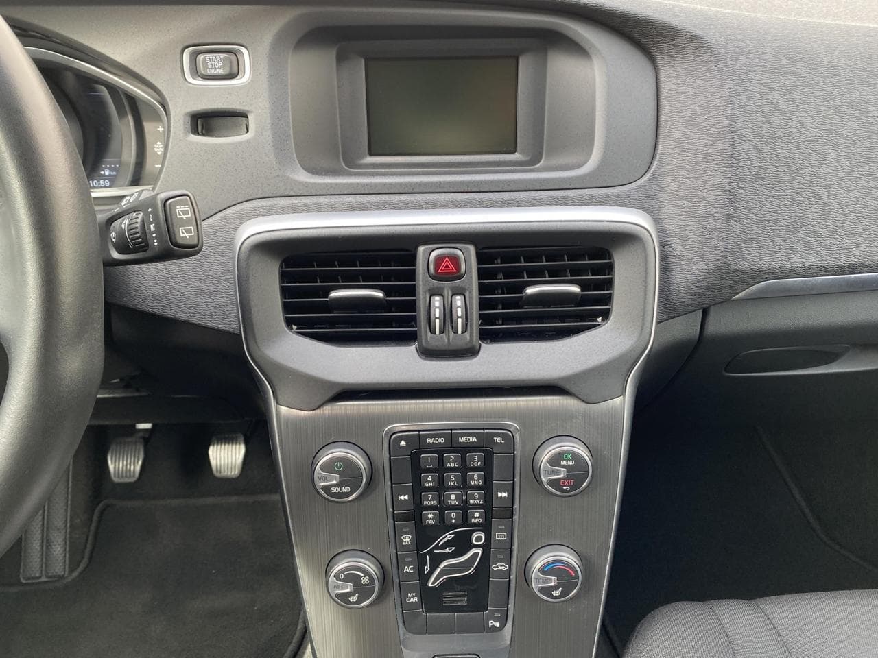 2016 Volvo V40 - 12